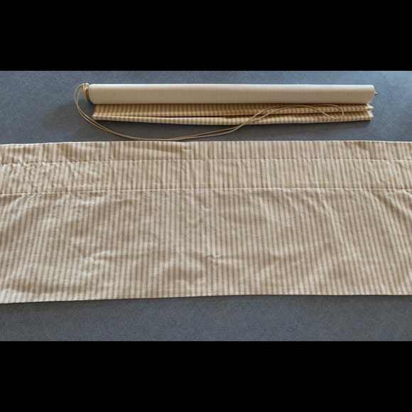 Country Curtains Cloth Roll Up Shade and Valance - Picture 3 of 3